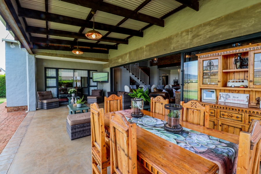 4 Bedroom Property for Sale in The Coves North West